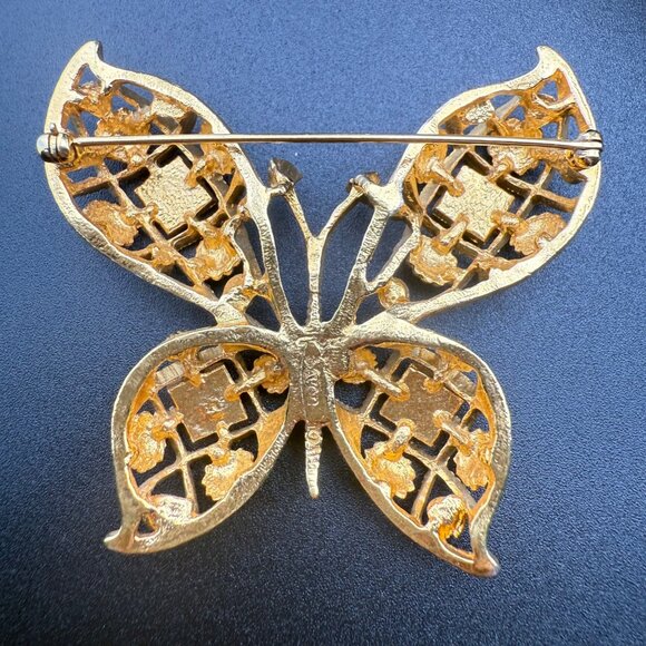 Avon Gold-Tone Butterfly Brooch With Ornate Design And Colorful Rhinestones‎ - Picture 4 of 7